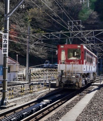 連結のために入線するアプト車両