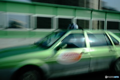 パロットグリーン