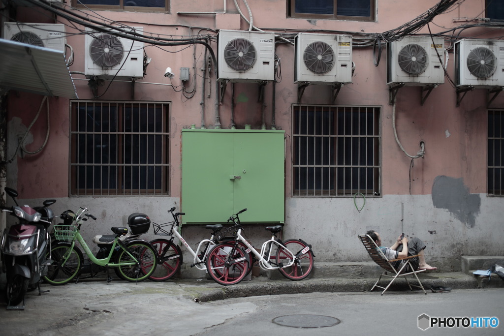 In Shanghai　上海の日常　路地裏休息