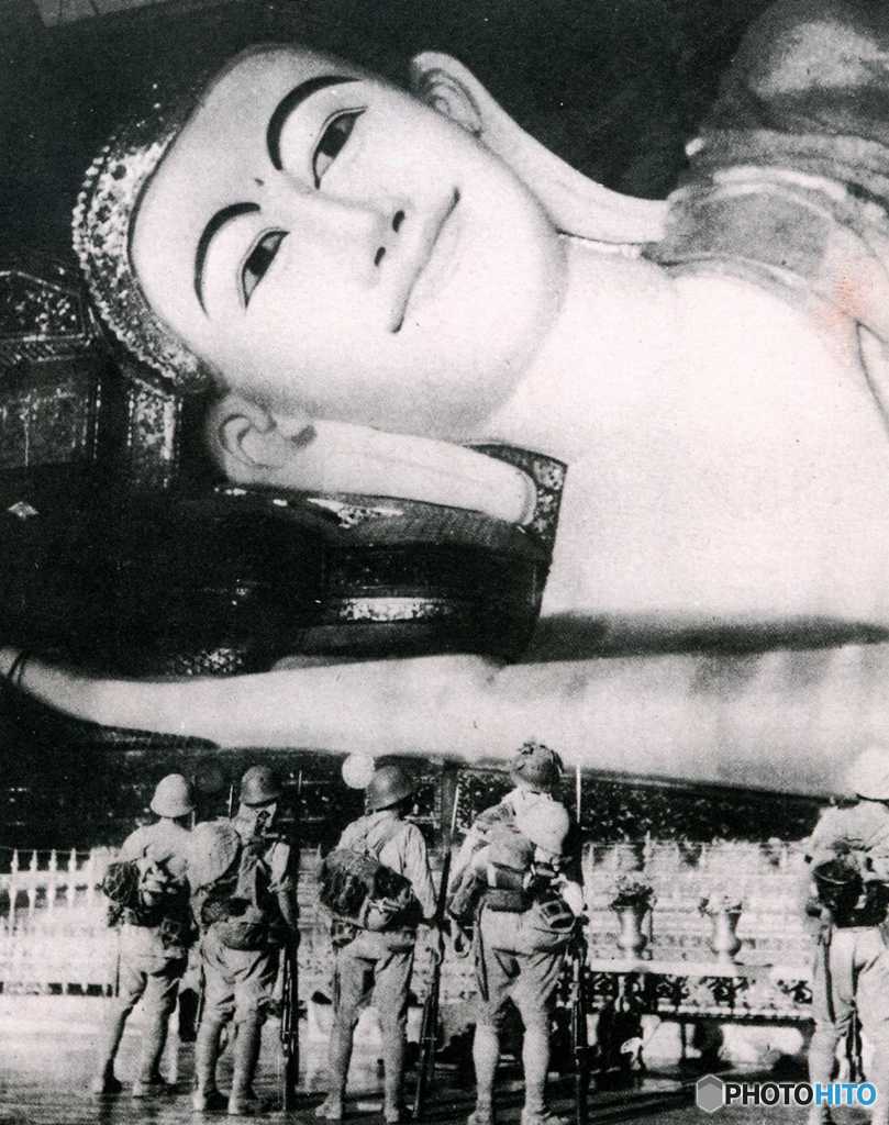 In Myanmar　シュエターリャウン涅槃像(1942年)