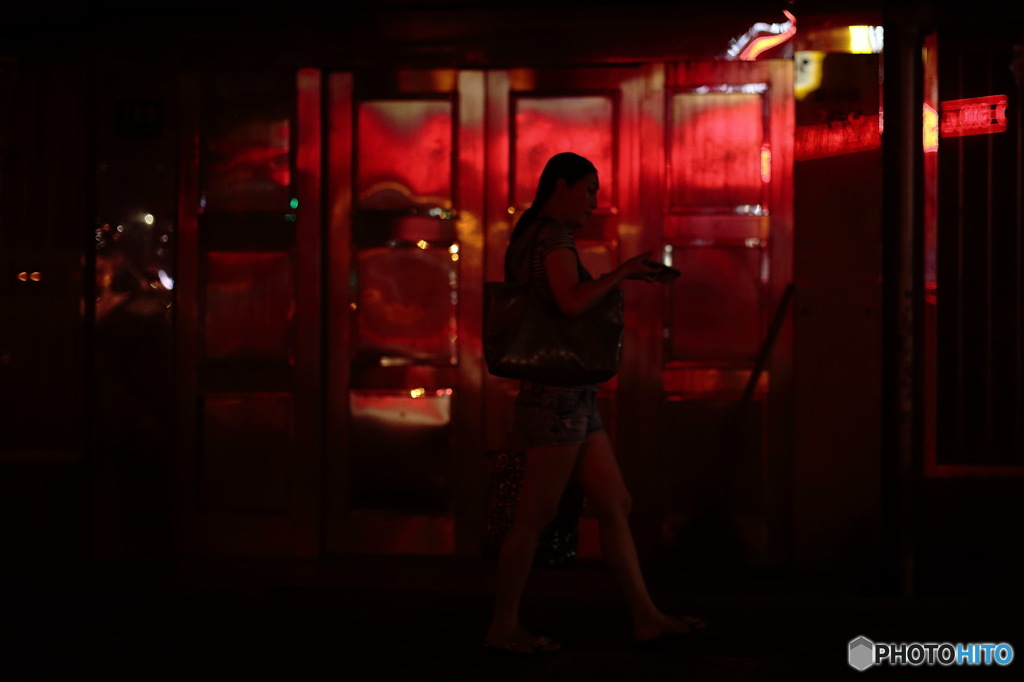 In Shanghai　In red