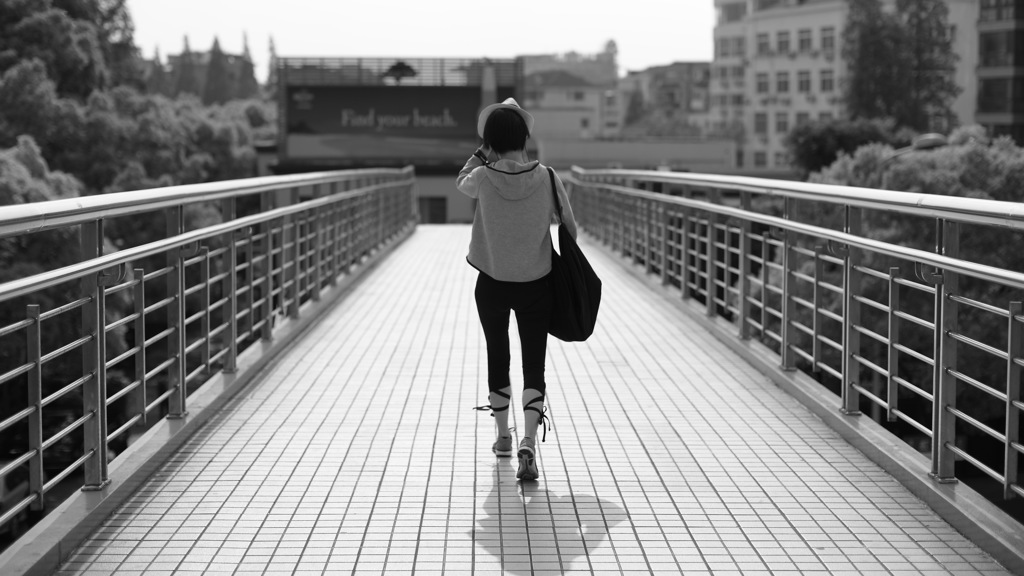 In Shanghai　上海の日常　去る女