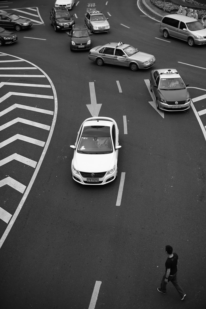 In Shanghai　斜め横断中