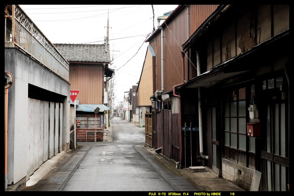 雨と群馬富岡の街と②