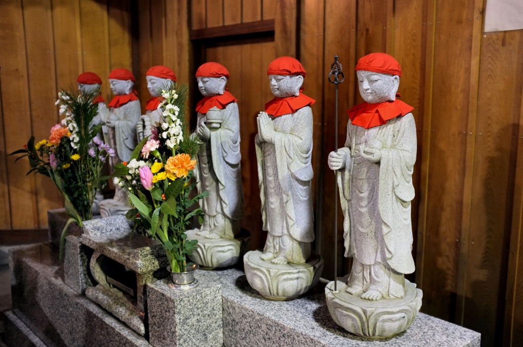 街中のお地蔵さま