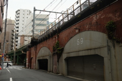 高架下