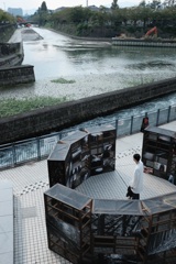 川沿いの写真展