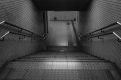 地下通路へ
