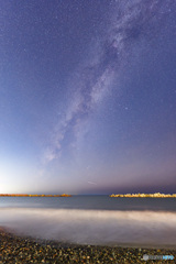 日本海に流れる