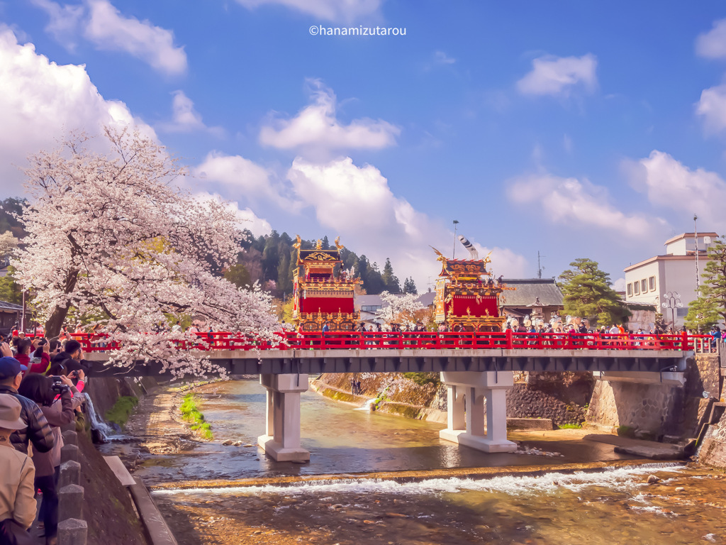 春の高山祭