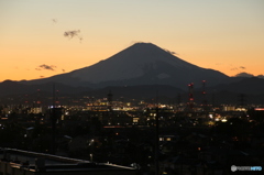 夕暮れの富士山