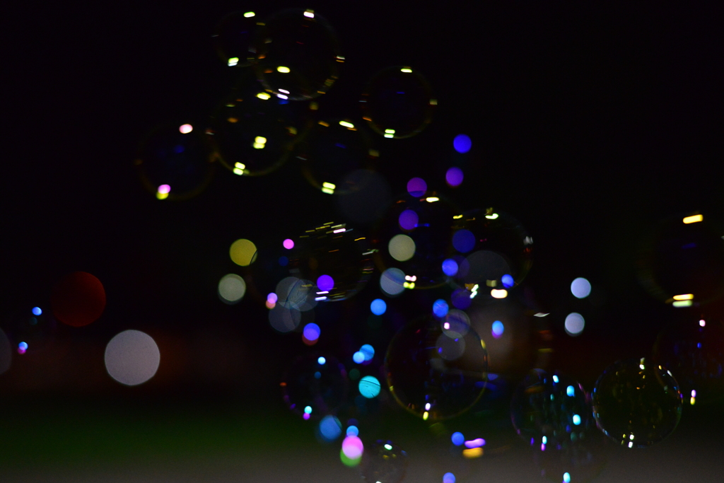 夜　シャボン玉