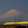 ドクターイエローと富士山