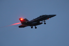 玄関開けたら戦闘機２