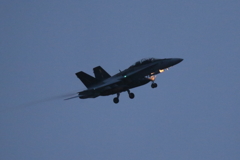 玄関開けたら戦闘機