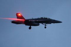 玄関開けたら戦闘機３