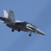 窓を開けたら戦闘機