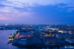 千葉ポートタワーの夕景