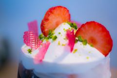 いちごパフェ012