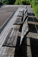 四連ベンチ
