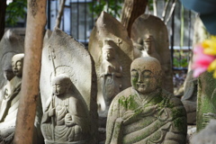 石仏群 石仏群