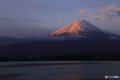 河口湖からの紅富士　180416