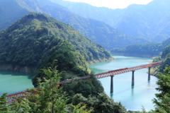 湖の上の秘境駅