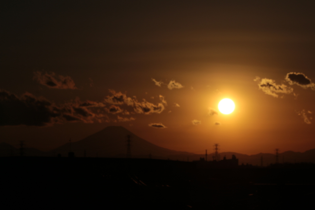 富士山と沈む太陽１