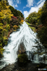 雄大な湯滝