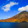 男体山と秋の空