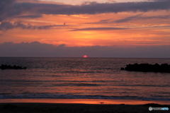 浜辺の夕陽