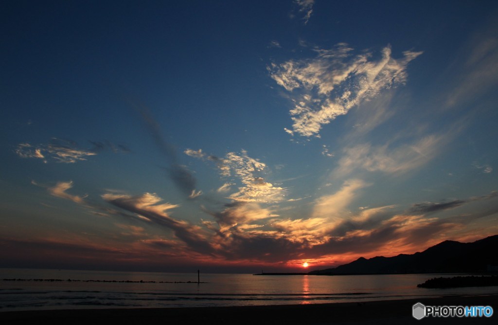 砂浜の夕陽