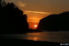 入り江の夕陽