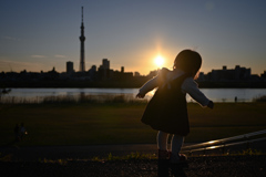 荒川に浮かぶ夕陽に目掛けて〜