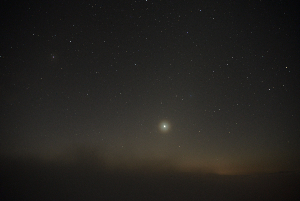 霧に沈む明星