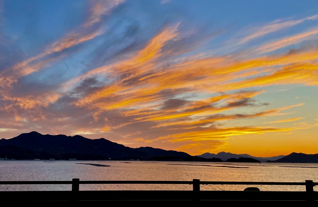 夕日に別れを告げて