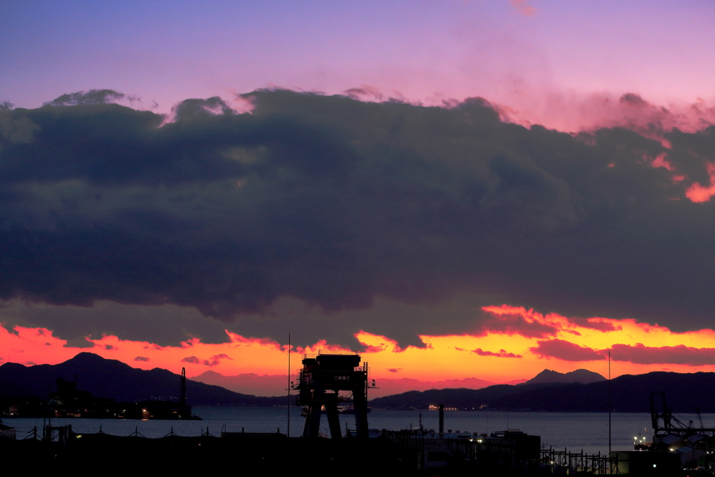 自宅から見る呉湾の夕暮れ