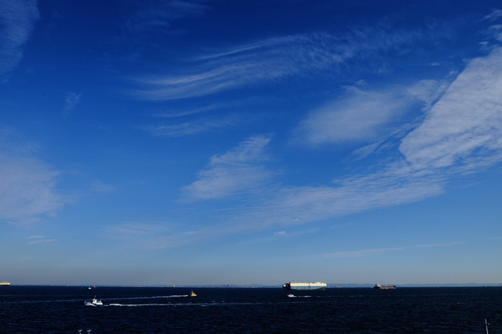 横浜シンボルタワー 青空