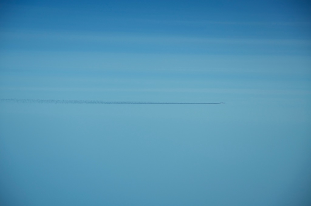 飛行機の機窓から