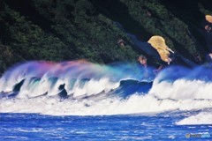 rainbow waves in 室蘭イタンキ浜