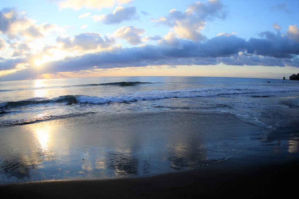 イタンキ浜の朝日