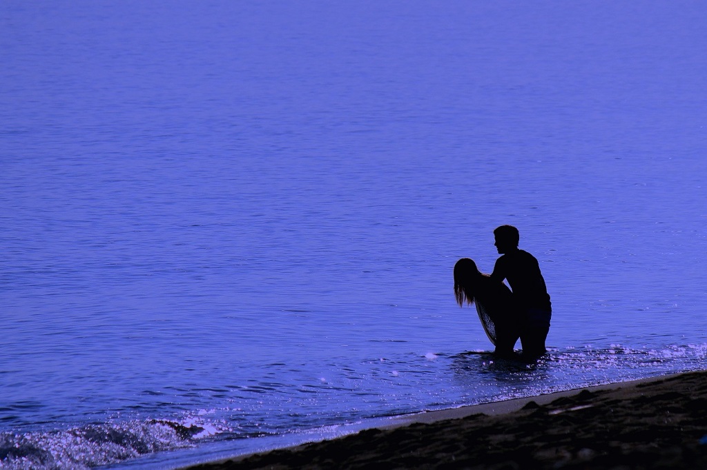 朝の海