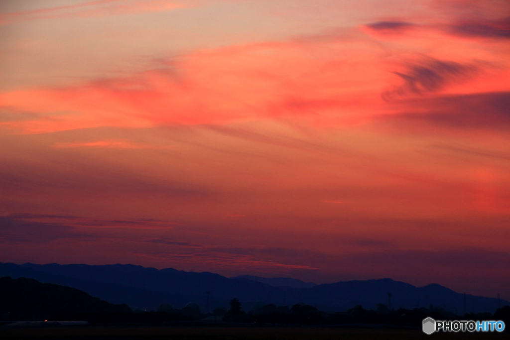 真っ赤な空