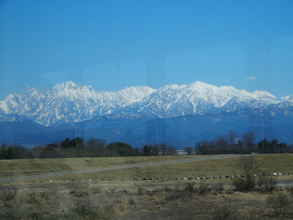 立山連邦～とやま鉄道車内にて～