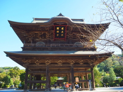 鎌倉五山第一位建長寺山門。