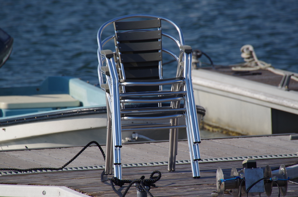 ひっそりと・・