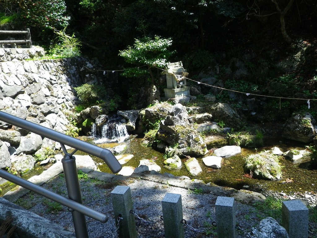泉神社湧水 (2)
