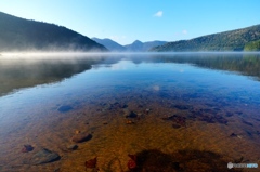 透き通った湖面