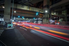 DSC07191. 車は流れるジャングルの下