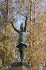 秋の公園で-1